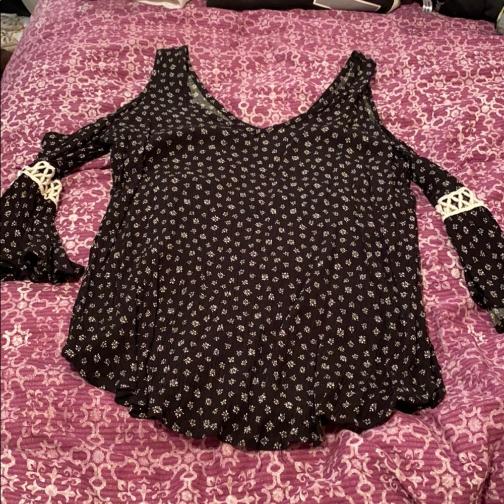 Black/white floral shirt